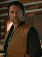Virgin River S05 Martin Henderson Vest