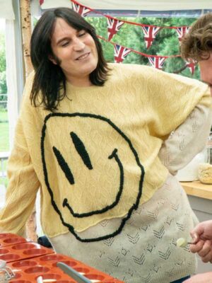 Bake Off Noel Fielding Smiling Face Yellow Jumper