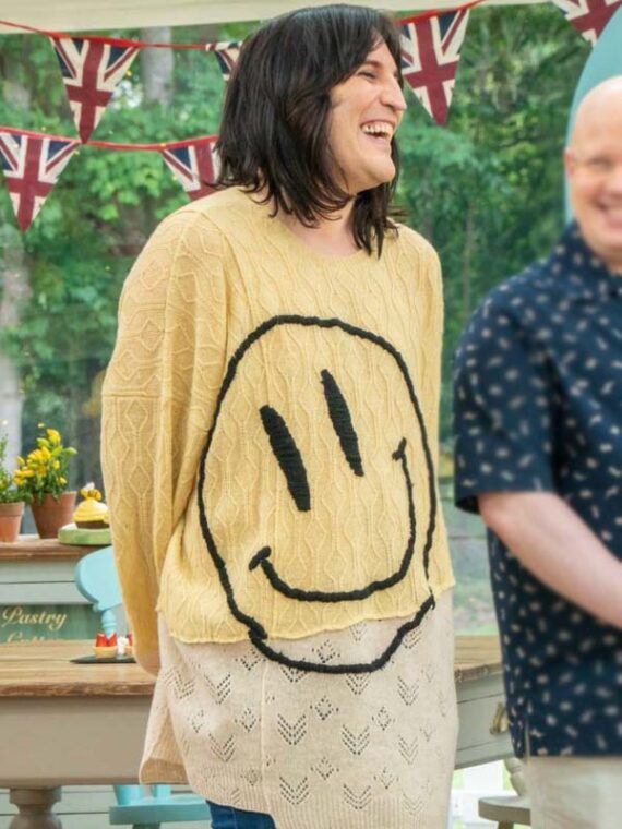 Bake Off Noel Fielding Smiling Face Yellow Jumper