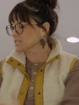 TV-Series Unsellable Houses S04 Lyndsay Lamb Sherpa Vest