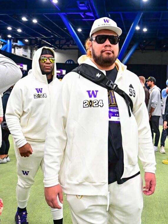 Washington Huskies 2024 White Zip-Up Hoodie