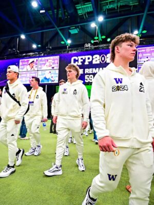 Washington Huskies 2024 White Zip-Up Hoodie