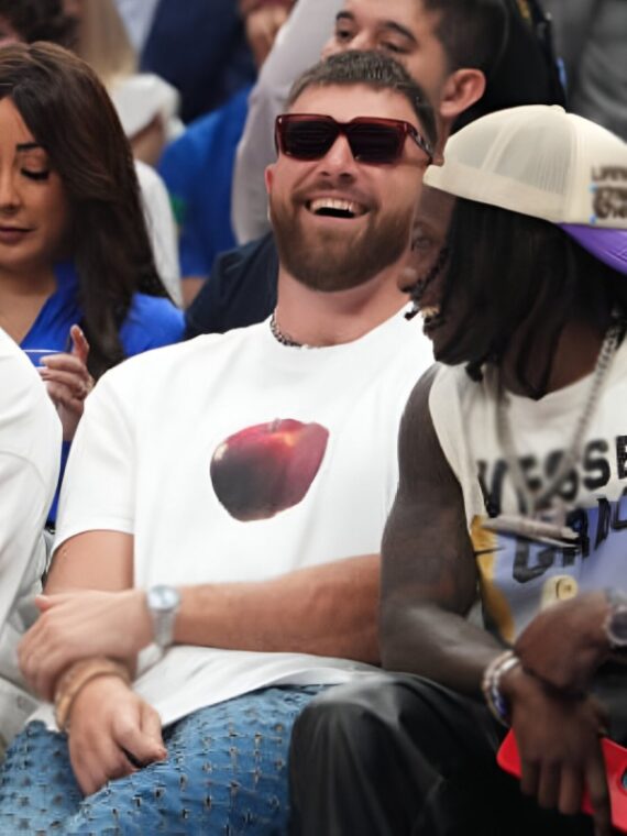 Travis Kelce Apple T-Shirt