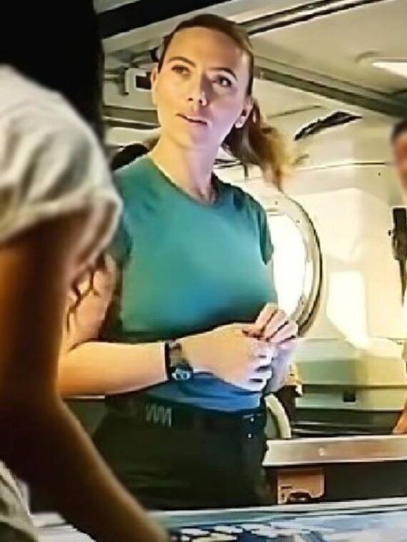 Jurassic World Rebirth Scarlett Johansson Green T-Shirt